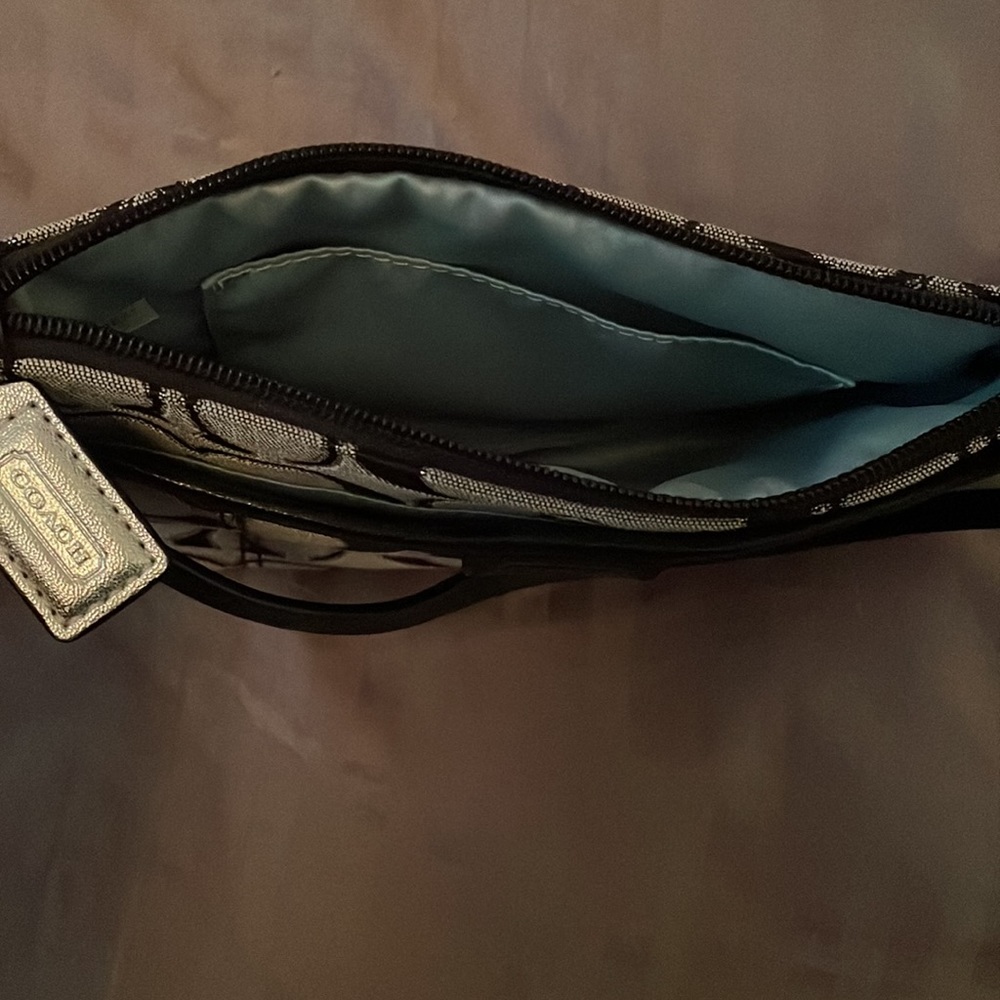 Y2K vintage Coach Monogram wristlet, like new. - Picture 3 of 3